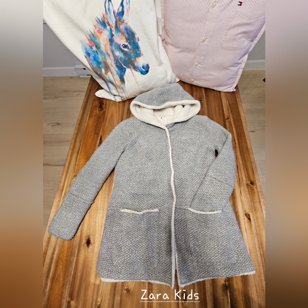 ZARA Très beau manteau trois saisons en lainage gris et sherpa blanc